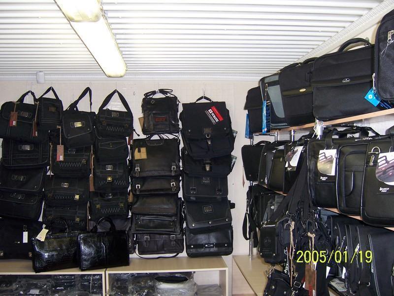 Кожаные сумки оптом в Красноярске: Интернет-магазин Олива Мы предлагаем богатые коллекции сумок с широкими модельными рядами, где каждый желающий купить кожаные сумки в Красноярске, легко и просто сделает оптовый заказ в том объеме, который запланировал приобрести.